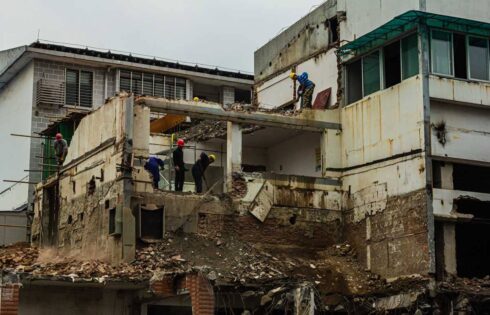 Massive 7.8 magnitude earthquake hits the ground of Nepal resulting 178 casualties